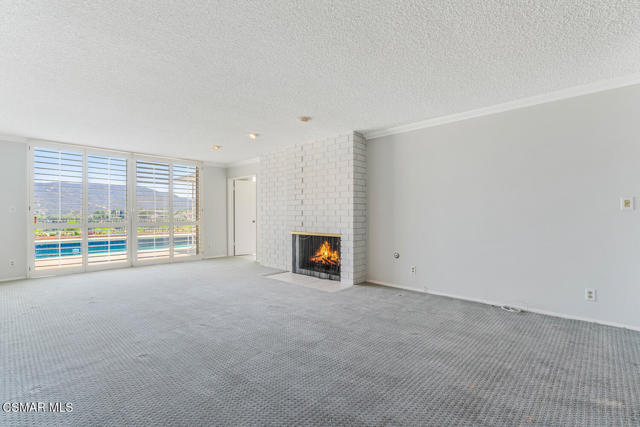 18854 Edleen Drive, Tarzana CA: https://media.crmls.org/mediaz/58224605-477e-4812-9fc0-6f7bf00713c8.jpg