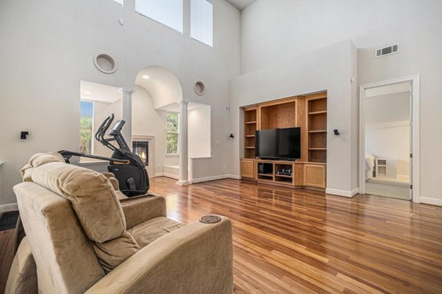 1964 Finger Peak Way, Antioch CA: https://media.crmls.org/mediaz/58226916-1e48-4e2d-b17c-5867890202dd.jpg