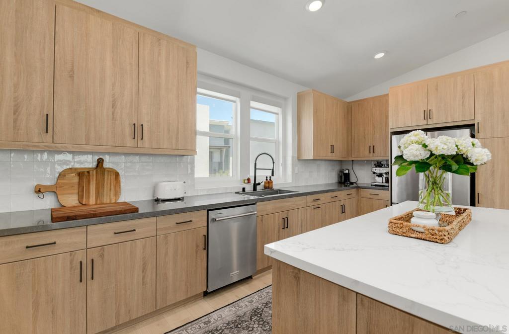 10466 Newbliss Way - photo 8