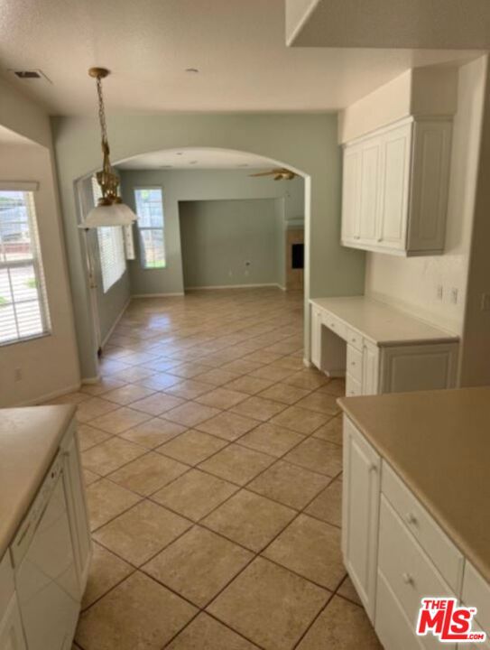 1808 Fallbrook Oaks Court, Fallbrook CA: https://media.crmls.org/mediaz/5822cef0-beb2-460e-a9c1-cc7a6c4322f9.jpg