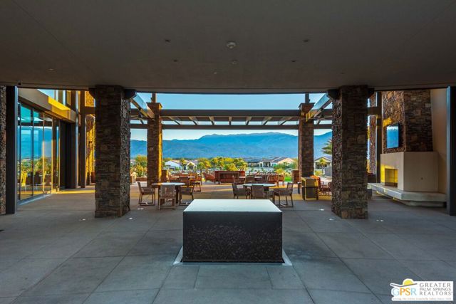 74 Cork Tree, Rancho Mirage CA: https://media.crmls.org/mediaz/582309e2-f0ef-4261-ad47-f44a51e7b763.jpg