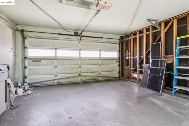 1881 Dolly Ave, San Leandro CA: https://media.crmls.org/mediaz/58231312-a704-4b49-aaf9-0e1e69f17773.jpg