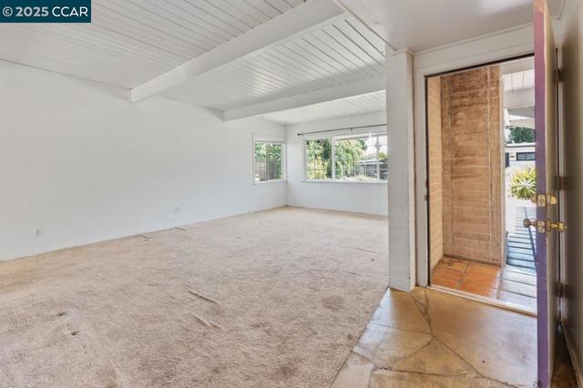 212 Towers Dr, Pacheco CA: https://media.crmls.org/mediaz/58232ce9-2c30-4e01-b130-136fe276fa2d.jpg