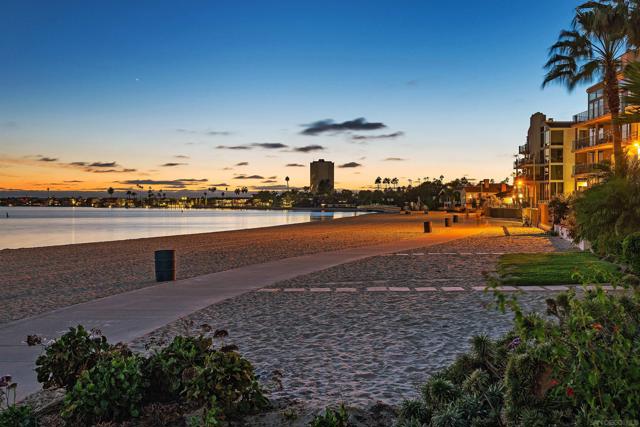 841 Pismo Ct, San Diego CA: https://media.crmls.org/mediaz/582409bc-bb95-4f33-8e58-70acb9f572f9.jpg