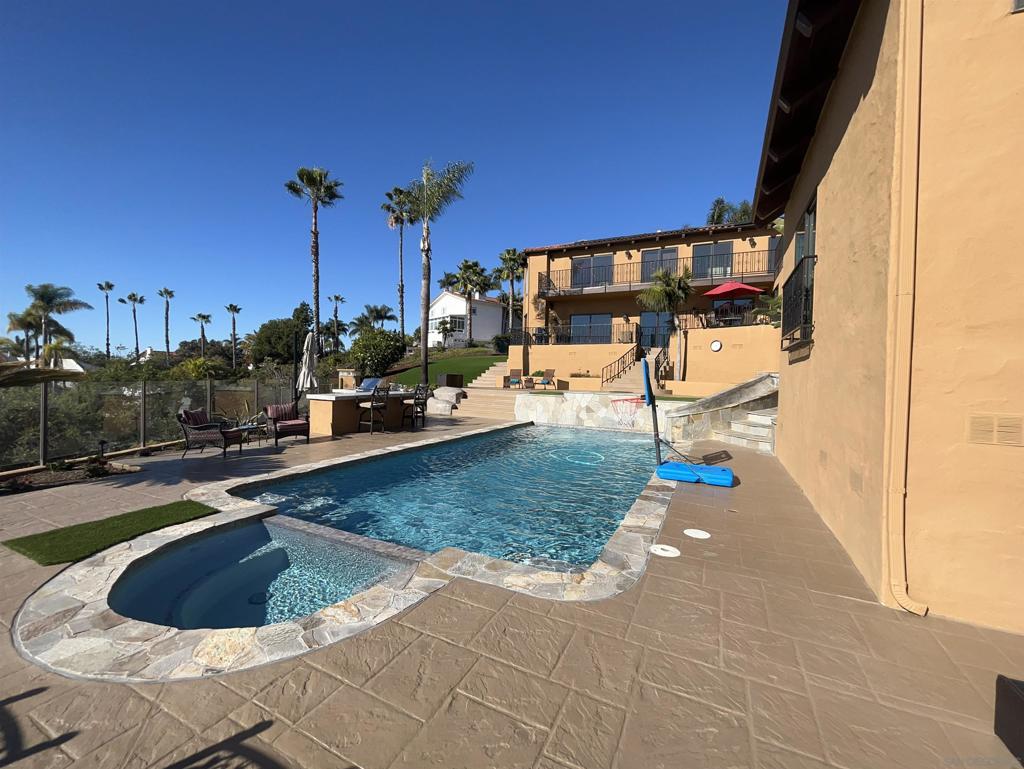 MLS #250017946SD img 16