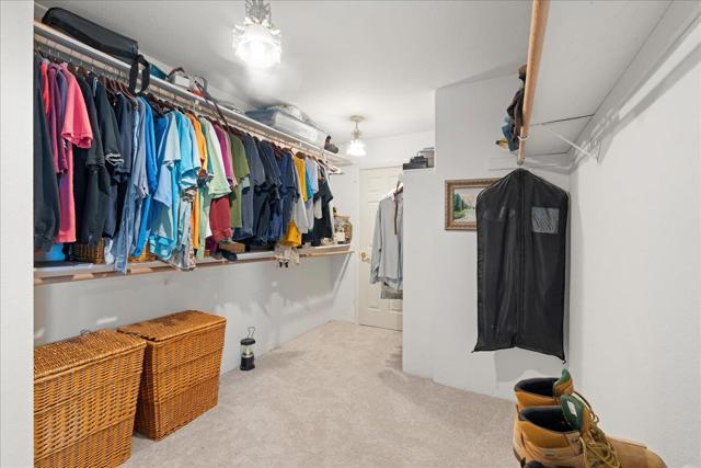 17 Bella Vista Lane, Gilroy CA: https://media.crmls.org/mediaz/58248771-1e36-4d62-995a-94d4ac7832de.jpg