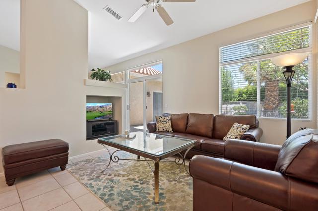69350 Las Gardenias, Cathedral City CA: https://media.crmls.org/mediaz/58248f2b-2602-41fa-b71e-982bc7f66e35.jpg
