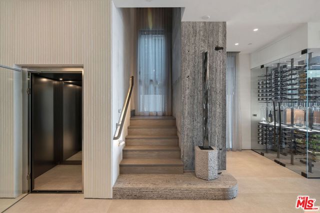 938 -940 Palisades Beach Road, Santa Monica CA: https://media.crmls.org/mediaz/582499f5-37bd-4cc6-be96-bf4ca729e4bd.jpg