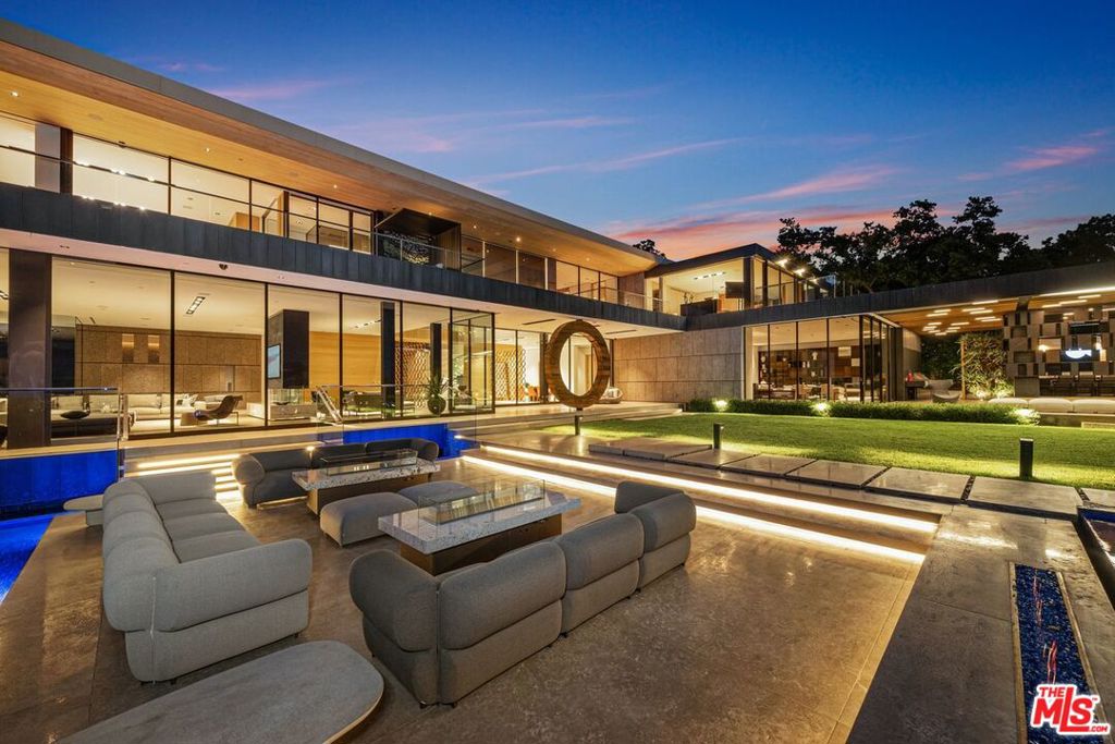 281 Bentley Circle, Los Angeles, CA 90049