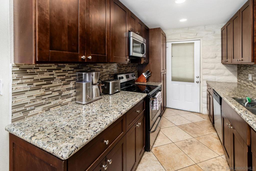 2544 Navarra Dr - photo 12