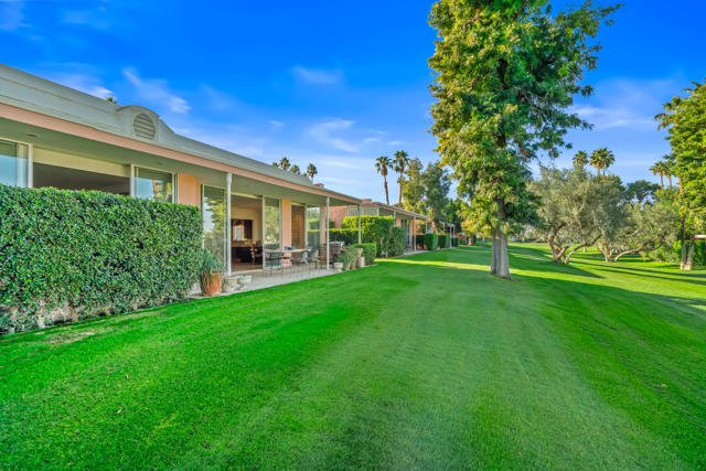 47444 Rabat Drive, Palm Desert CA: https://media.crmls.org/mediaz/5827fe1e-18be-4365-9529-92686577c35e.jpg