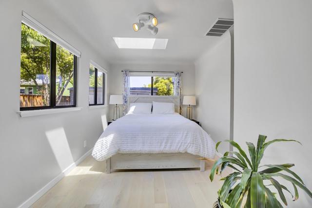 111 E Hedding Street, San Jose CA: https://media.crmls.org/mediaz/5828324b-be44-478d-af39-572d93c73a14.jpg