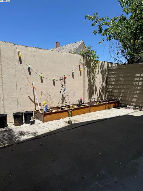 1230 Sutter Creek Ln, San Ramon CA: https://media.crmls.org/mediaz/5828c4bf-42de-40ef-874c-32bfbb5e9b01.jpg