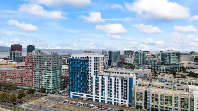 300 Berry Street, San Francisco CA: https://media.crmls.org/mediaz/58290905-6183-403a-9c94-04d4e66ec7ad.jpg