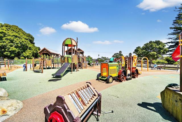 2958 Leotar Circle, Santa Cruz CA: https://media.crmls.org/mediaz/58291322-1d88-4680-ac2c-53b430974956.jpg