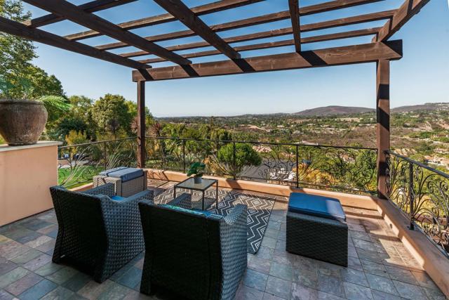 Detail Gallery Image 28 of 72 For 18102 via Ascenso, Rancho Santa Fe,  CA 92067 - 6 Beds | 6/1 Baths
