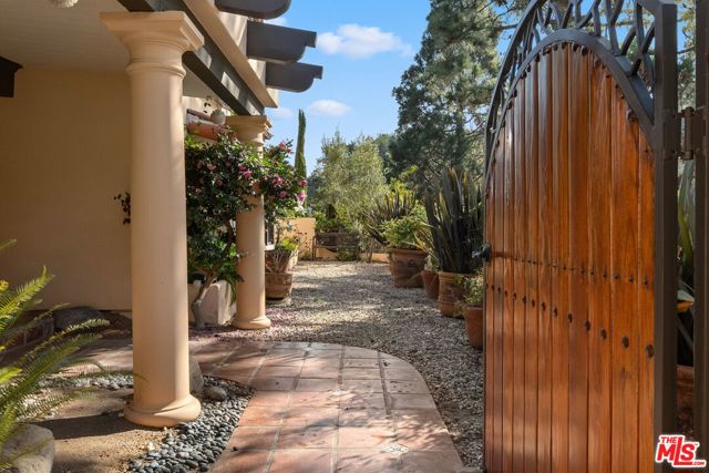 Drew Fenton | 1344 Bienveneda Avenue Pacific Palisades CA | MLS: 7487432