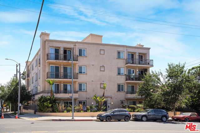 10930 National Boulevard, Los Angeles CA: https://media.crmls.org/mediaz/582b49b5-2a75-479b-a5e2-067f16890fd9.jpg