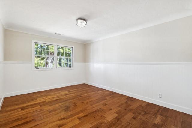 16035 Oak Glen Avenue, Morgan Hill CA: https://media.crmls.org/mediaz/582b7f89-2ed7-4252-89c3-f99eace1ffec.jpg