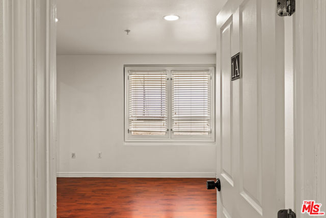 2667 Menlo Avenue, Los Angeles CA: https://media.crmls.org/mediaz/582b92d8-1968-48d4-a9c9-5b26fc5f57c7.jpg