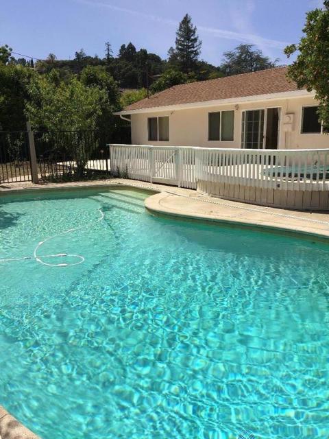 20760 Reid Lane, Saratoga CA: https://media.crmls.org/mediaz/582cf94d-57bd-4433-9741-3ee7844531c3.jpg