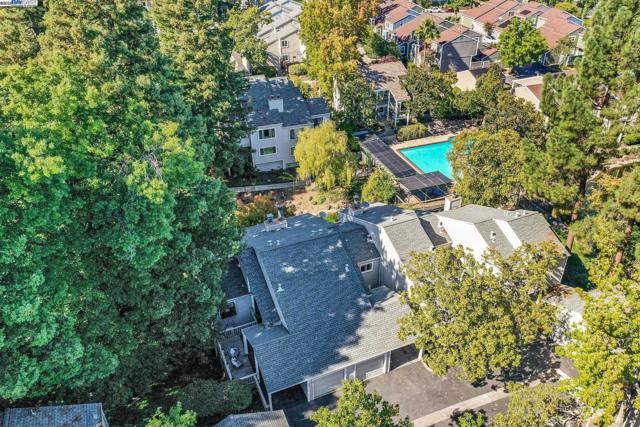 394 Camelback Rd, Pleasant Hill CA: https://media.crmls.org/mediaz/582d1862-96c4-42c5-9e5f-e24b1088d86f.jpg