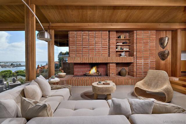 3016 Rogers Street, San Diego CA: https://media.crmls.org/mediaz/582d493e-a038-4cd2-b8cc-02f396953cb6.jpg