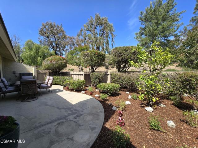 3123 Woodfern Circle, Thousand Oaks CA: https://media.crmls.org/mediaz/582dfc3a-92ae-46e3-bc70-fba57e82122a.jpg