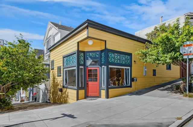 950 Noe Street, San Francisco CA: https://media.crmls.org/mediaz/582e27a4-4f30-4743-b026-06ef9cfaf47c.jpg