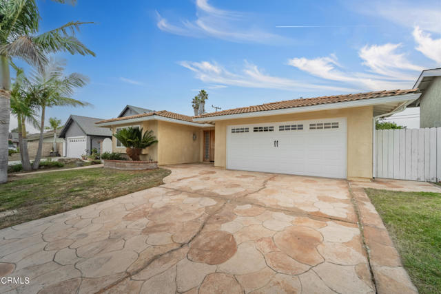 Detail Gallery Image 2 of 29 For 2209 Ascot Pl, Camarillo,  CA 93010 - 3 Beds | 2 Baths