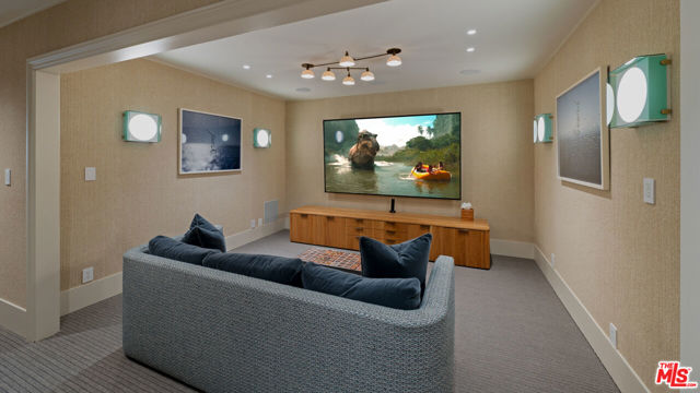 525 Spoleto Drive, Pacific Palisades CA: https://media.crmls.org/mediaz/583006a3-e513-4853-8d36-af76ec6b3808.jpg