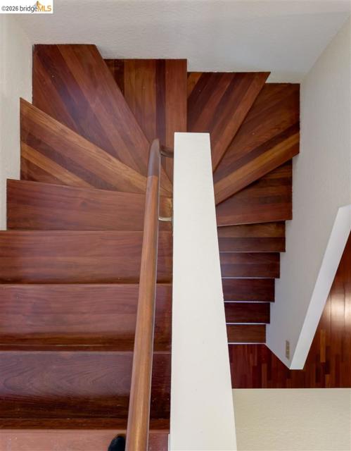 6065 Dimm Way, Richmond CA: https://media.crmls.org/mediaz/5830d6ae-0688-4eed-b383-5cd822ce6358.jpg