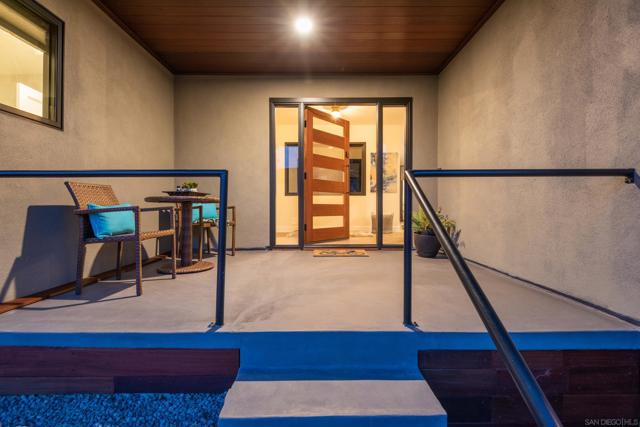 5341 Linda Way, La Jolla CA: https://media.crmls.org/mediaz/5830f51f-bb95-441f-aad4-4b8509bfdf1a.jpg