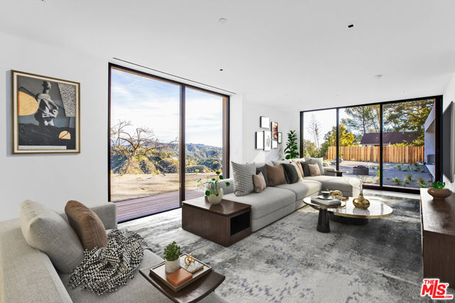 1448 STRADELLA Road, Los Angeles CA: https://media.crmls.org/mediaz/5831471d-7f1b-4d74-963b-6751ab7f97ee.jpg