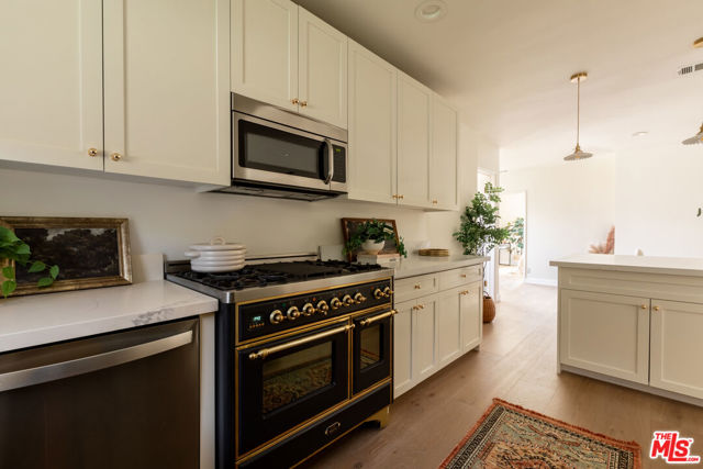 5018 Valleydale Avenue, Los Angeles CA: https://media.crmls.org/mediaz/5831851e-a4f1-4576-ac4a-08f0a2784741.jpg