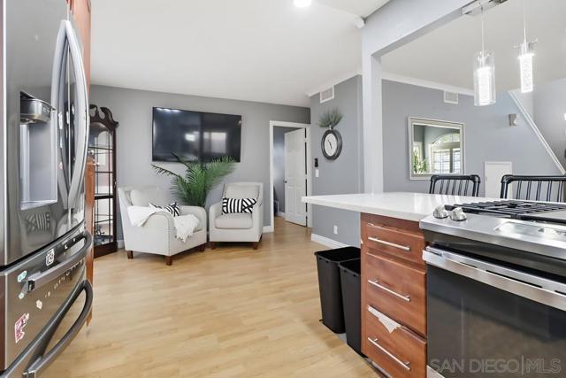 554 Friendly Ct E, El Cajon CA: https://media.crmls.org/mediaz/5831a4b6-e3ae-4a0a-93fc-5d71682e57c0.jpg