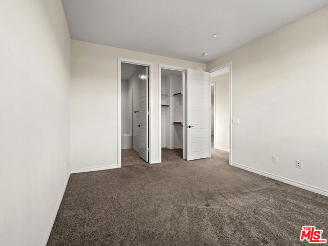 26420 Township Street, Santa Clarita CA: https://media.crmls.org/mediaz/5831d4ce-b58e-4d38-874d-50a330106da4.jpg