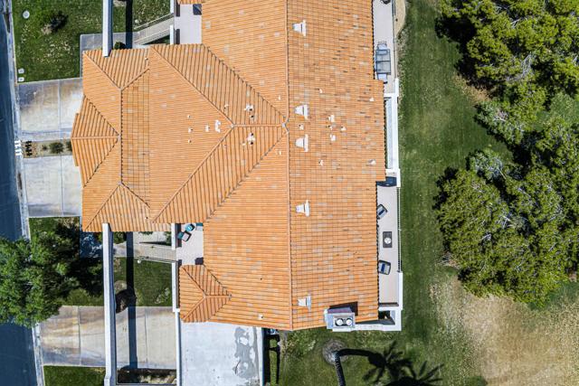 340 Vista Royale Drive, Palm Desert CA: https://media.crmls.org/mediaz/5832419b-2ff4-45e9-941e-274320020c7b.jpg