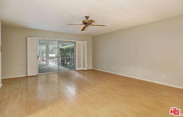 11410 Canton Drive, Studio City CA: https://media.crmls.org/mediaz/5832469c-7293-45d1-8f7d-3b7ad7032808.jpg
