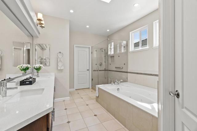986 Governors Bay Drive, Redwood City CA: https://media.crmls.org/mediaz/583437ab-4843-4b5a-91bd-4454d3b0c3cd.jpg