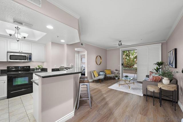 4165 Executive Dr, La Jolla CA: https://media.crmls.org/mediaz/583457d4-2cf9-4258-abb3-56697c1e9dc5.jpg