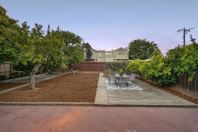 706 S Humboldt Street, San Mateo CA: https://media.crmls.org/mediaz/58349f7d-8222-4a8e-a532-affa4448a078.jpg