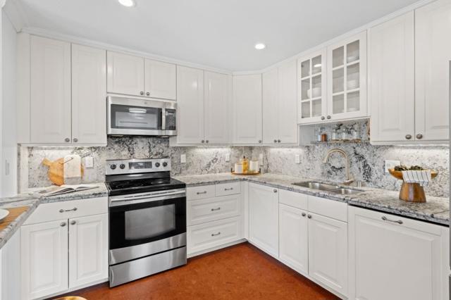 1081 Beach Park Boulevard, Foster City CA: https://media.crmls.org/mediaz/5834e371-b8a8-49ba-8fd6-4ffdf604b2a7.jpg