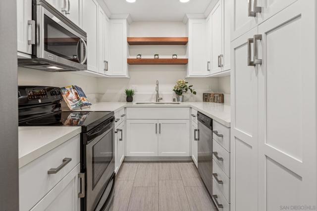 14148 Caminito Quevedo, San Diego CA: https://media.crmls.org/mediaz/5834e683-c9c0-42f5-99b7-f9bdd7438cca.jpg