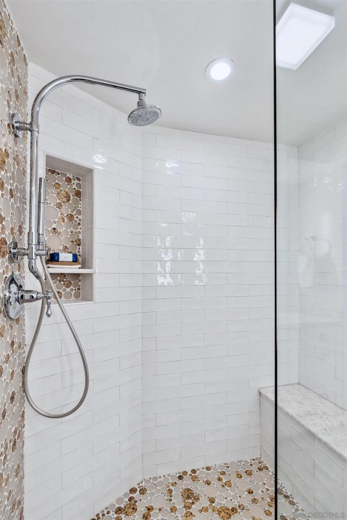 MLS #250025535SD img 17