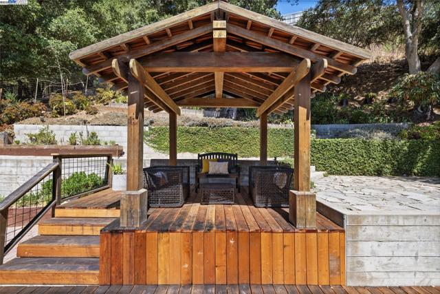 5708 Colton Blvd, Oakland CA: https://media.crmls.org/mediaz/5835e259-513e-4b69-bc0b-79b69c868f25.jpg