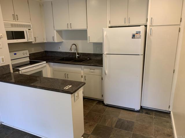 Detail Gallery Image 8 of 12 For 6370 Rancho Mission Rd #915,  San Diego,  CA 92108 - 1 Beds | 1 Baths