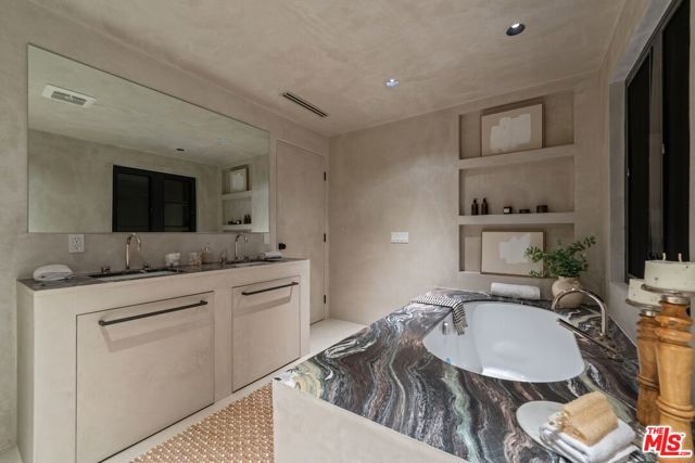4790 Galendo Street, Woodland Hills CA: https://media.crmls.org/mediaz/58371f21-0d29-4511-8c98-718a57d55a69.jpg