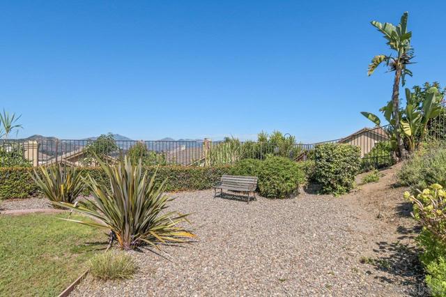 13583 Scarsdale Way, San Diego CA: https://media.crmls.org/mediaz/58376814-b180-46ba-8843-088b84bc3018.jpg