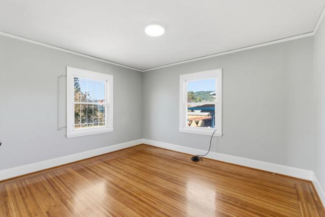 2801 Bartlett Street, Oakland CA: https://media.crmls.org/mediaz/583853e7-1346-4c43-8bfb-12a8d05b778b.jpg